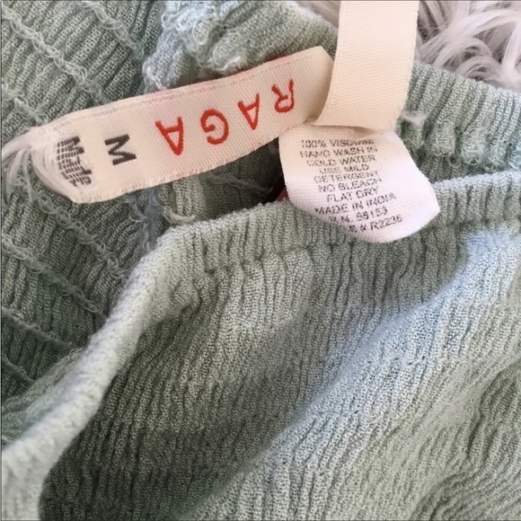 Raga blouse Womans medium bell sleeve crinkle material light green lace … - Picture 13 of 15